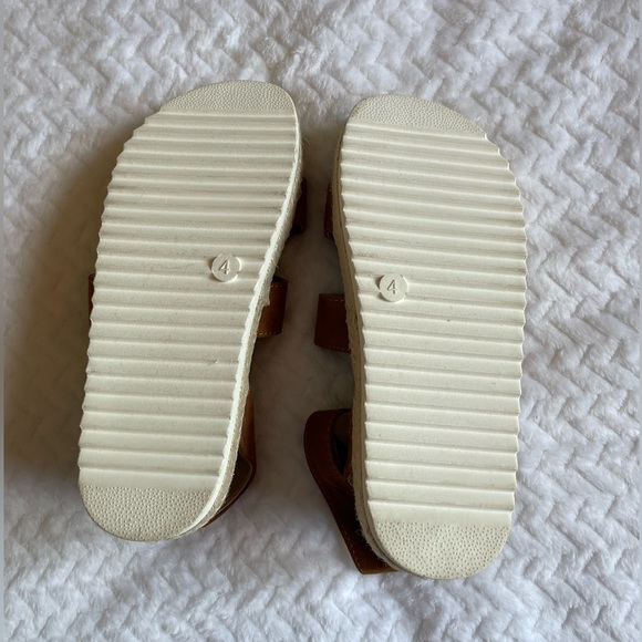 Girls Brown Sandals - Picture 2 of 4